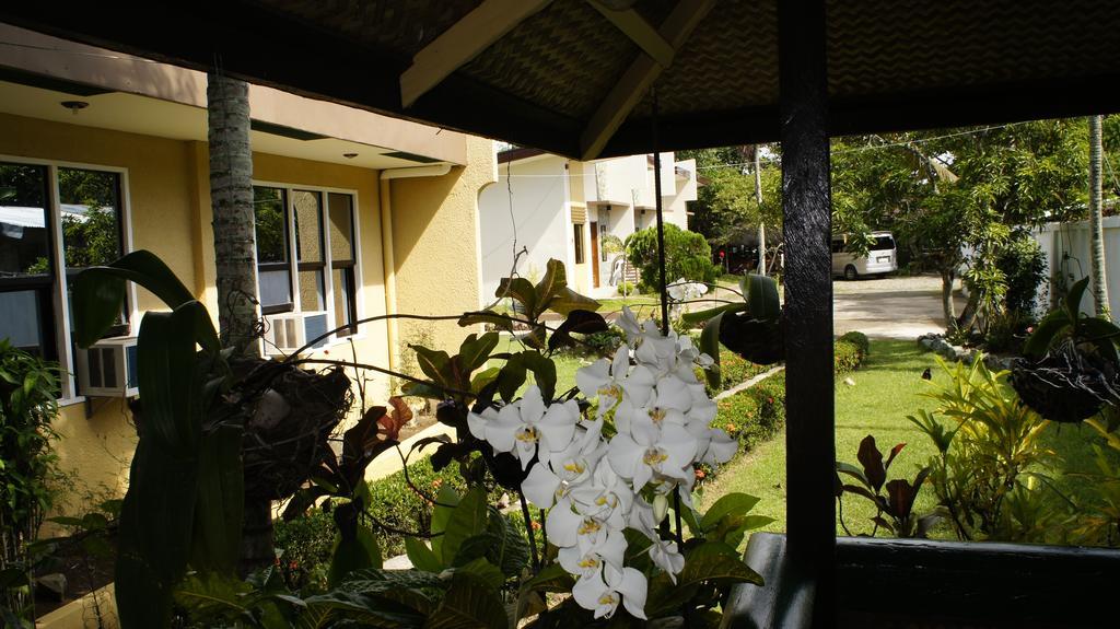 La Belle Pension House Bed & Breakfast Puerto Princesa Exterior photo